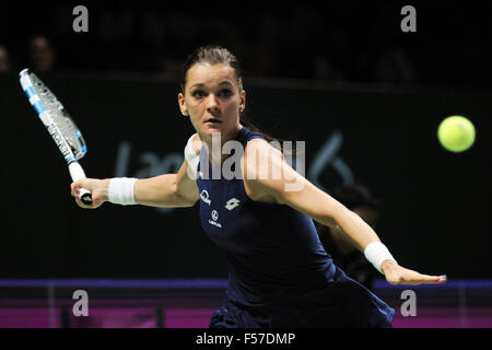 Singapore. 29 ott 2015. Agnieszka RADWANSKA di Polonia compete durante la sua partita contro Simona Helep di Romania presso il WTA finali del torneo di tennis in Singapore, il Ott 29, 2015. Radwanska ha vinto 2-0. Credito: Quindi Chih Wey/Xinhua/Alamy Live News Foto Stock