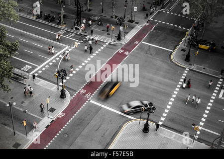 Paseo de Gracia, una delle strade principali di Barcellona, in Catalogna, Spagna Foto Stock