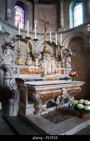 Altare laterale nella cattedrale di Saint anteriore in Perigueux Francia Foto Stock