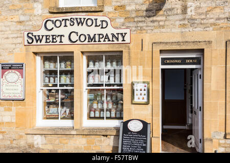 Dolce tradizionale negozio in Cotswold città di Stow on the Wold, Gloucestershire, England, Regno Unito Foto Stock