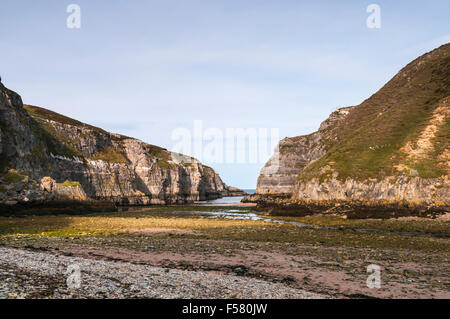 Geodha Smoo o Smoo Gorge sulla costa nord di Sutherland, Scozia Foto Stock