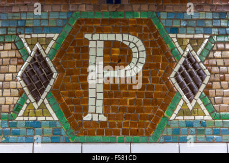 Segno di mosaico 34th Street Pennsylvania stazione della metropolitana, Manhattan, New York City, Stati Uniti d'America. Foto Stock