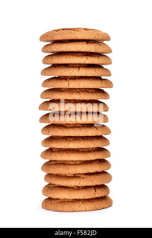 Primo piano di una pila di appetitosi i cookie su sfondo bianco Foto Stock