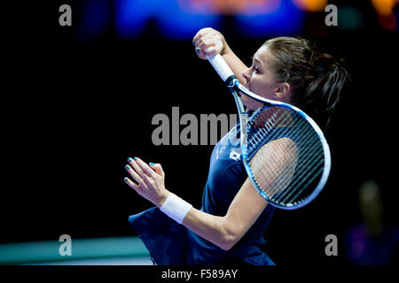 Singapore. 29 ott 2015. Agnieszka RADWANSKA (POL) in singoli in la BNP PARIBAS WTAF FINALI (Singapore) presso lo stadio al coperto il 29 Ott 2015 a Singapore. Ella battere Simona Halep (Rou.). (Foto Haruhiko Otsuka/AFLO) Credito: Aflo Co. Ltd./Alamy Live News Foto Stock