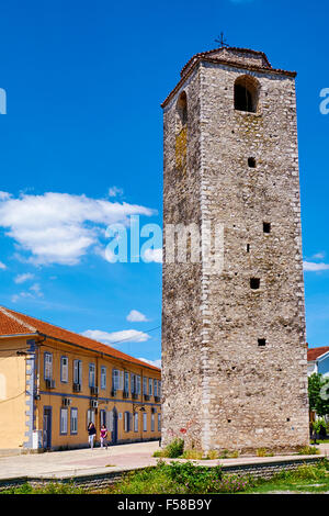 Montenegro, regione centrale di Podgorica città capitale, antica evero ottomano, Torre dell'orologio usato per annunciare il sacerdote il tempo Foto Stock