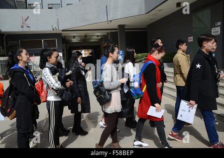 Beijing, Pechino, CHN, Cina. 20 Mar, 2015. Pechino, Cina - 20 Marzo 2015: (solo uso editoriale. Cina OUT) 324 studenti frequentano il riesame per Performance Institute of Beijing Film Academy. E 50 di loro passerà. © SIPA Asia/ZUMA filo/Alamy Live News Foto Stock