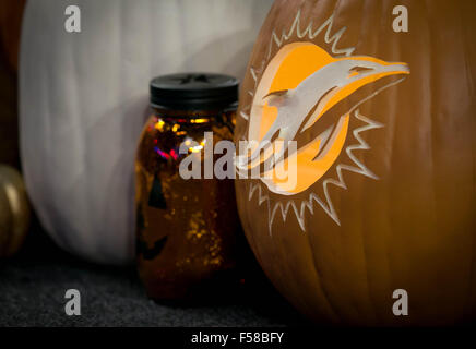 Foxborough, Massachusetts, STATI UNITI D'AMERICA. 29 ott 2015. I delfini hanno giocato i patrioti al Gillette Stadium di Foxborough, Massachusetts il 29 ottobre 2015. Credito: ZUMA Premere Inc/Alamy Live News Foto Stock