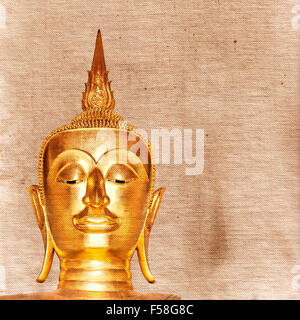 Chiudere l immagine del golden statua del Buddha Foto Stock