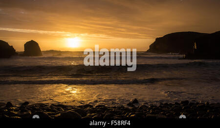 Tramonto sulla baia Dalbeg, Lewis, Ebridi Esterne, Scozia Foto Stock