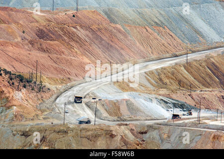 Santa Rita, New Mexico - Il Chino fossa aperta miniera di rame, azionato da Freeport-McMoRan, produce rame e molibdeno. Foto Stock