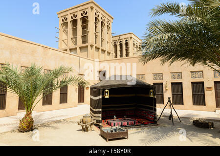 Cortile interno del museo di cammelli in Al Shindagha heritage district in Dubai Emirati Arabi Uniti Foto Stock