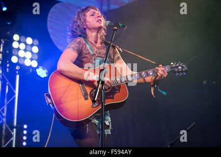 Hannah legno, il suono delle sirene a Looe Music Festival 2015 Foto Stock