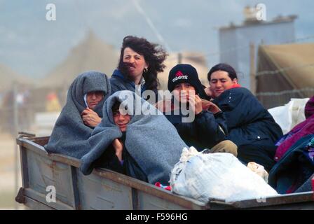 La guerra nella ex Jugoslavia, la crisi nel Kosovo, i rifugiati kosovari camp in Kukes (Albania), aprile 1999 Foto Stock