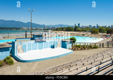 Kitsilano Showboat, a Kitsilano Beach, Vancouver, è un open air anfiteatro. Esso ospita spettacoli gratuiti in estate dal 1935. Foto Stock