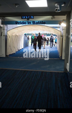 I giocatori in galleria alla Etihad Stadium, casa del Manchester City FC Foto Stock