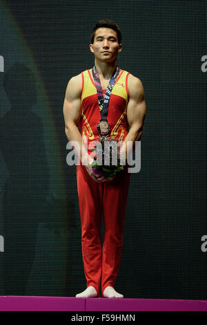 Glasgow, Regno Unito. 30 ott 2015. SHUDI DENG della Cina ha vinto la medaglia di bronzo tutto attorno alla finale del mondiale 2015 Campionati di ginnastica tenutasi a Glasgow, Regno Unito. Credito: Amy Sanderson/ZUMA filo/Alamy Live News Foto Stock