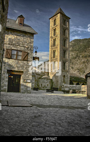 Erill-la-Vall square, nella valle di Boi, provincia di Lleida, Catalogna, Spagna Foto Stock