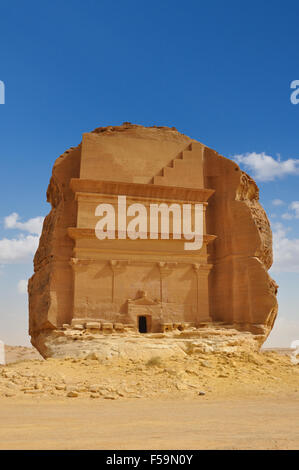 Qasr al Farid, più grande tomba nel sito archeologico Mada'in Saleh, Arabia Saudita Foto Stock