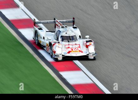 Shanghai, Repubblica Popolare Cinese. Il 31 ottobre, 2015. N - 12 Rebellion Racing svizzera. Ribellione R-One - AER. Pneumatici Michelin, driver Nicolas Prost (FRA), Mathias Beche (CHE). LE MANS PROTOTYPE 1. Durante le qualifiche - LMP1 e LMP2 a Shanghai International Circuit. Credito: Marcio Machado/ZUMA filo/Alamy Live News Foto Stock