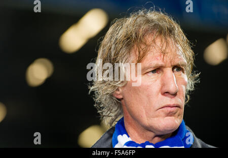 Bochum, Germania. 30 ott 2015. Bochum il capo allenatore Gertjan Verbeek in Bundesliga tedesca partita di calcio tra VfL Bochum e FC St Pauli in Rewirpower Stadium di Bochum, Germania, 30 ottobre 2015. Foto: GUIDO KIRCHNER/dpa/Alamy Live News Foto Stock