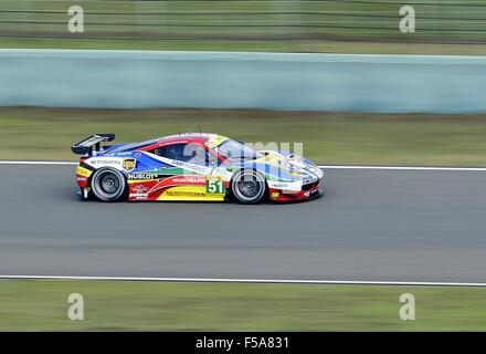 Shanghai, Repubblica Popolare Cinese. Il 31 ottobre, 2015. N - 51 AF CORSE IN ITALIA. Ferrari F458 Italia. Pneumatici Michelin, driver Gianmaria Bruni (ITA) E TONI VILANDER (FIN). Durante le qualifiche - LMGTE Pro e LMGTE Am a Shanghai International Circuit. Credito: Marcio Machado/ZUMA filo/Alamy Live News Foto Stock