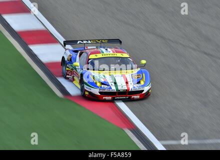 Shanghai, Repubblica Popolare Cinese. Il 31 ottobre, 2015. N - 71 AF CORSE IN ITALIA. Ferrari F458 Italia. Pneumatici Michelin, driver Davide Rigon (ITA) e James Calado (GBR). Durante le qualifiche - LMGTE Pro e LMGTE Am a Shanghai International Circuit. Credito: Marcio Machado/ZUMA filo/Alamy Live News Foto Stock