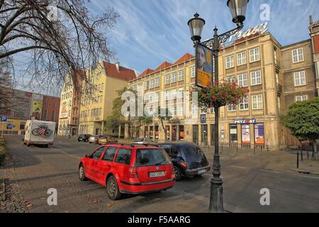 Gdansk, Polonia 31st, Ott. 2015 75 percentuale di autovetture attualmente sulle strade polacche sono oltre dieci anni. È il secondo più alto nell'Unione europea dopo la Lituania, l'UE Ufficio Statistiche Eurotax dice. Nella foto: vecchia Volkswagen Golf IV variante visto parcheggiato in Gdansk. Credito: Michal Fludra/Alamy Live News Foto Stock