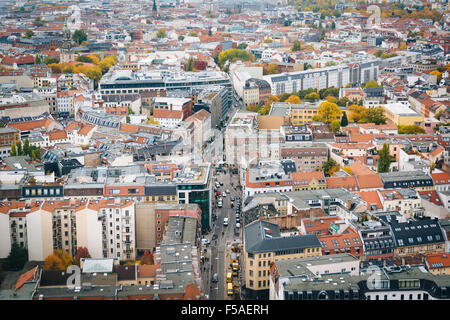 Vista aerea di edifici e strade di Berlino in Germania. Foto Stock