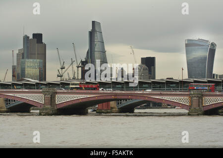 Torre 42, Cheesegrater e il walkie talkie - parte del nuovo skyline di Londra Foto Stock