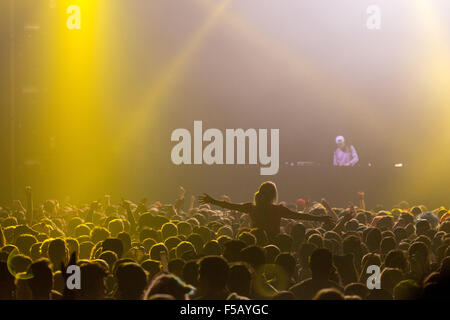 Madison, Wisconsin, Stati Uniti d'America. 30 ott 2015. Musicista Elettronico DILLON Francesco performsin Exhibition Hall a Alliant Energy Center a Madison, Wisconsin © Daniel DeSlover/ZUMA filo/Alamy Live News Foto Stock