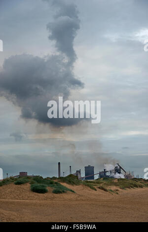 Redcar Steel Works da sabbie Coatham redcar cleveland North Yorkshire, Inghilterra Foto Stock