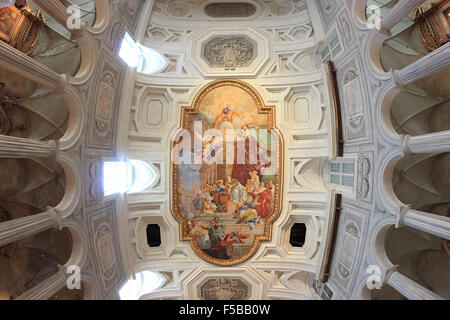 Roma, Italia - 8 ottobre 2015: antica chiesa di San Pietro in Vincoli, l'Affresco' miracolo della catene " Foto Stock