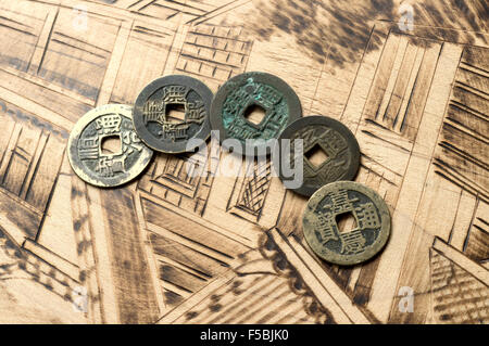 Vecchia moneta cinese della dinastia Qing Foto Stock