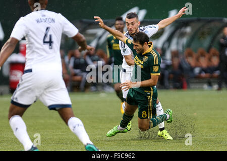 Portland, Oregon, Stati Uniti d'America. 1 Nov, 2015. DIEGO VALERI (8) è imbrattata. Il Portland legnami FC ha ospitato il Vancouver Whitecaps a Providence Park il 1 novembre 2015. Credito: David Blair/ZUMA filo/Alamy Live News Foto Stock