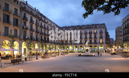 Piazza Indipendenza in Girona Catalogna Spagna Foto Stock