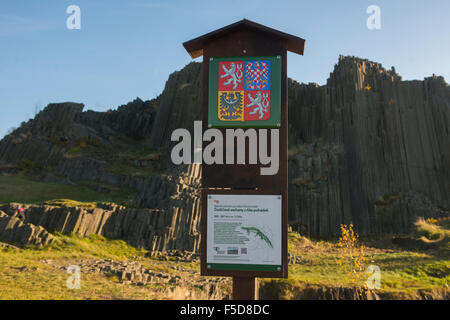 Panska Skala (Herrnhausfelsen, cameriera rock), Rocky Hill, formazione geologica, organo di pietra, Kamenicky Senov, Repubblica Ceca Foto Stock