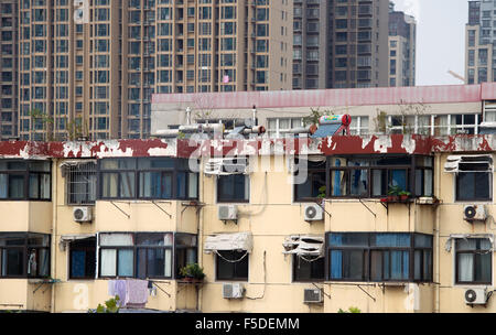 Hefei, Cina. 30 ott 2015. Vista della zona residenziale e edifici per uffici a Hefei, Cina, 30 ottobre 2015. Foto: Soeren Stache/dpa/Alamy Live News Foto Stock