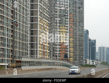 Hefei, Cina. 30 ott 2015. Vista della zona residenziale e edifici per uffici a Hefei, Cina, 30 ottobre 2015. Foto: Soeren Stache/dpa/Alamy Live News Foto Stock