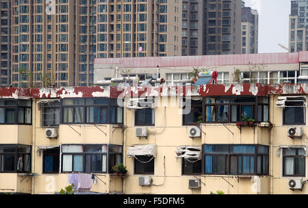 Hefei, Cina. 30 ott 2015. Vista della zona residenziale e edifici per uffici a Hefei, Cina, 30 ottobre 2015. Foto: Soeren Stache/dpa/Alamy Live News Foto Stock