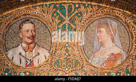 GEROLSTEIN, Germania - 10 ottobre 2015: mosaico di Kaiser Wilhelm II, l'ultimo imperatore tedesco e re di Prussia da 1888 a 19 Foto Stock