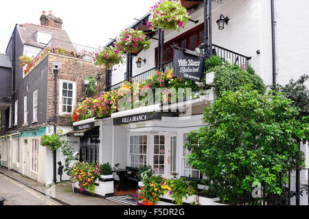 Villa Bianca Ristorante, Perrin's Court, Hampstead, London Borough of Camden, Greater London, England, Regno Unito Foto Stock