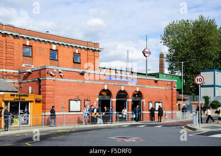 Golders Green Stazione della Metropolitana di Golders Green, London Borough of Barnet, Greater London, England, Regno Unito Foto Stock