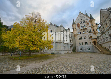 Il cortile interno del castello del castello di Neuschwanstein a Schwangau, Baviera, Germania Foto Stock