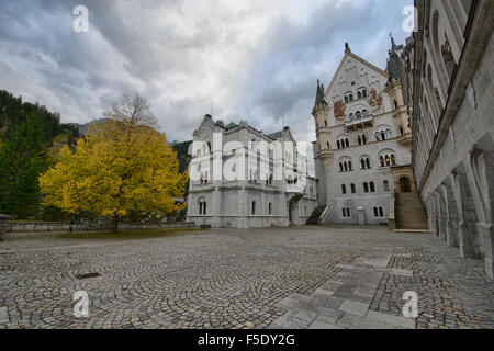 Il cortile interno del castello del castello di Neuschwanstein a Schwangau, Baviera, Germania Foto Stock