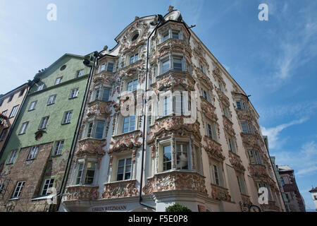 La bellissima Helblinghaus (Casa Helbling), un barocco ed edificio gotico della città vecchia di Innsbruck, Austria Foto Stock