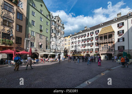 La bellissima Helblinghaus (Casa Helbling), Goldenes Dachl e altri barocco e edifici gotici della Città Vecchia di Innsbruck, Foto Stock