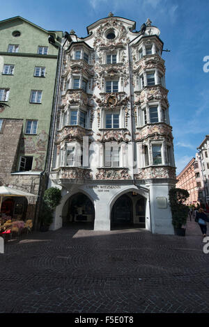 La bellissima Helblinghaus (Casa Helbling), un barocco ed edificio gotico della città vecchia di Innsbruck, Austria Foto Stock