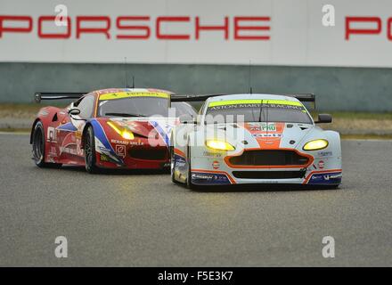 Nov. 1, 2015 - Shanghai, Repubblica Popolare Cinese - N - 97 Aston Martin Racing Regno Unito. Aston Martin Vantage V8. Pneumatici Michelin, piloti Darren Turner (GBR) e Jonathan Adam (GBR). Durante le 6 ore di Shanghai a Shanghai International Circuit. © Marcio Machado/ZUMA filo/Alamy Live News Foto Stock