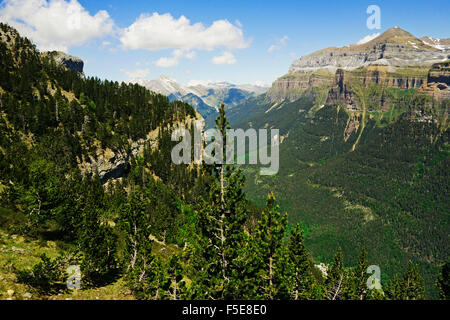 La Valle de Ordesa, Parque Nacional de Ordesa, Pirenei centrali, Aragona, Spagna, Europa Foto Stock