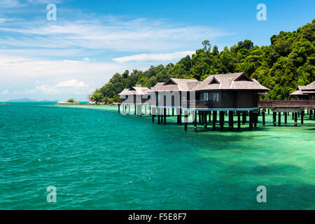 Mare e ville presso il lussuoso resort e spa di Pangkor Laut, Malaysia, Asia sud-orientale, Asia Foto Stock